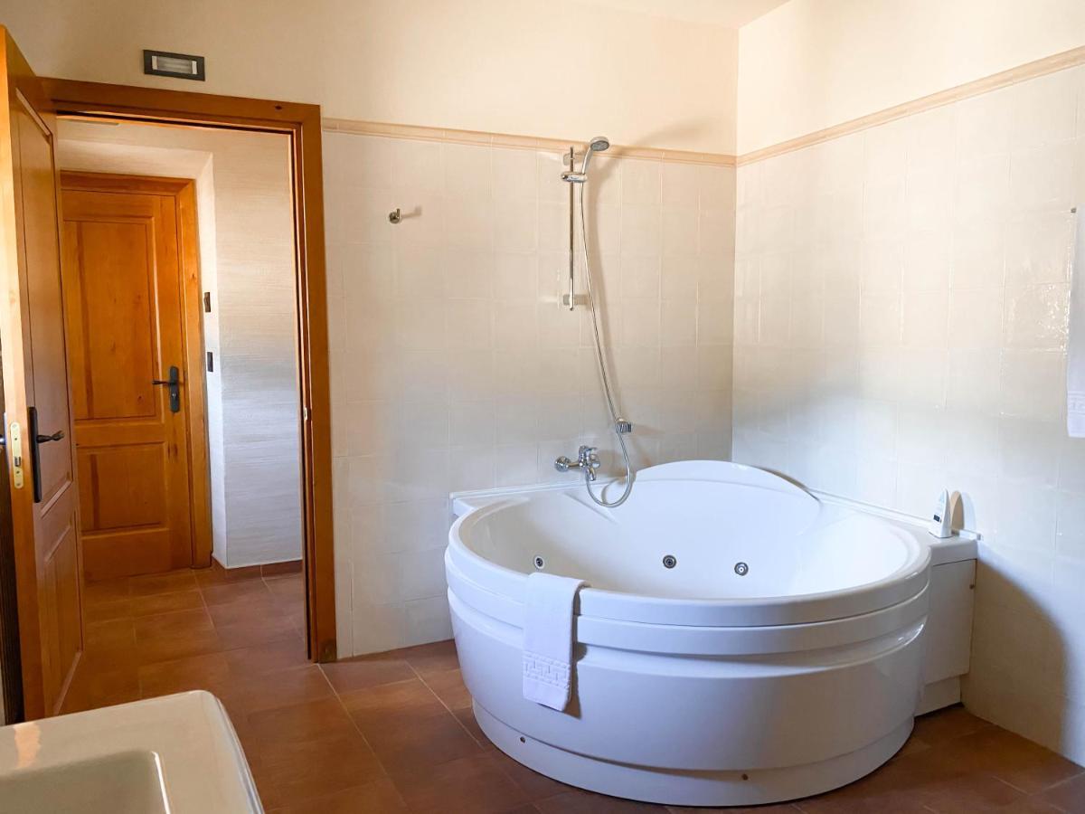 Mas Trobat Guest House Juyá Bagian luar foto